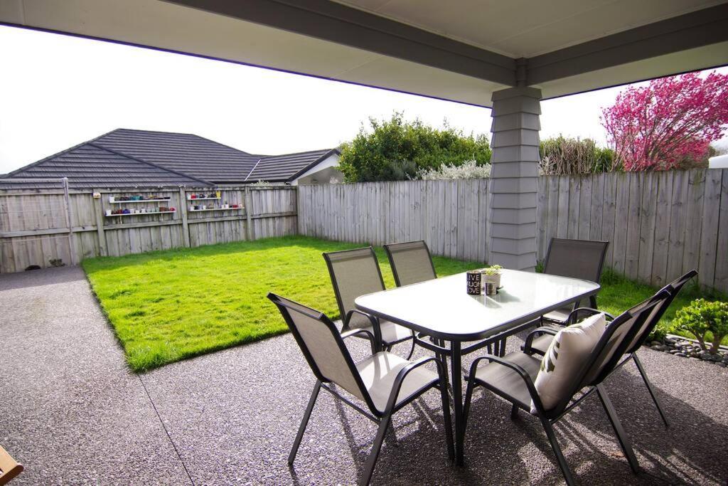 House In Hamilton Villa Exterior photo